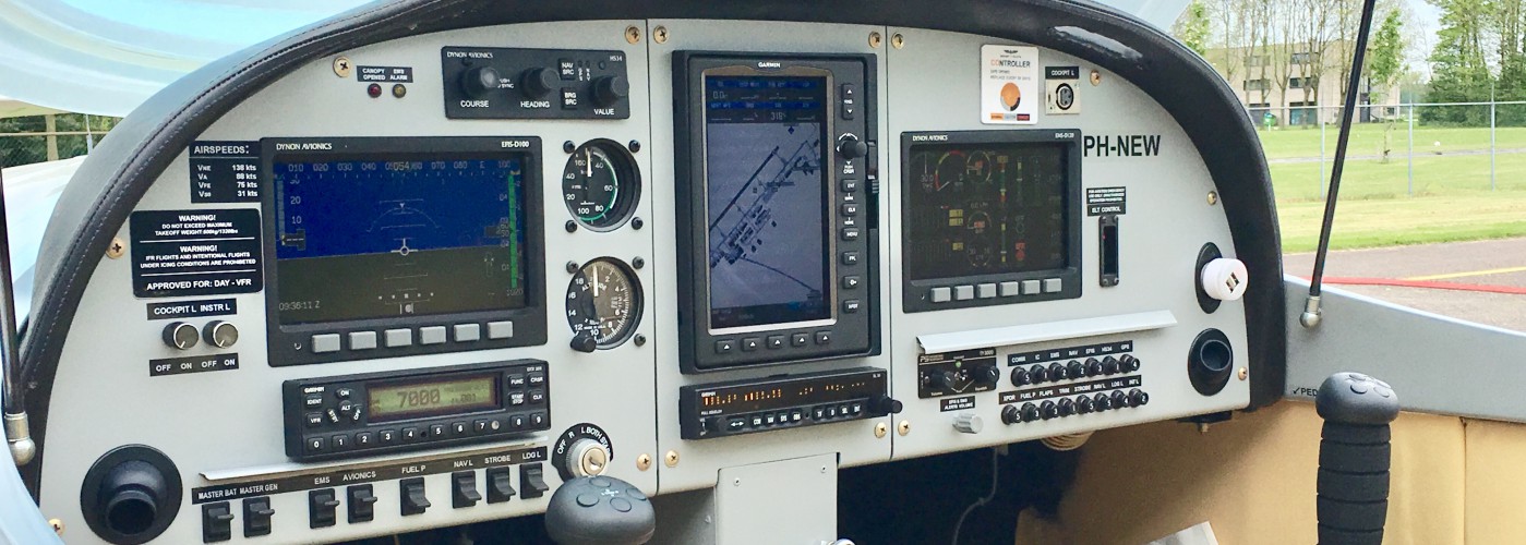 Cockpit PH-NEW 