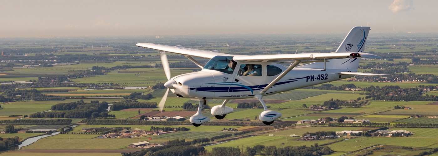 PH-4S2 in flight